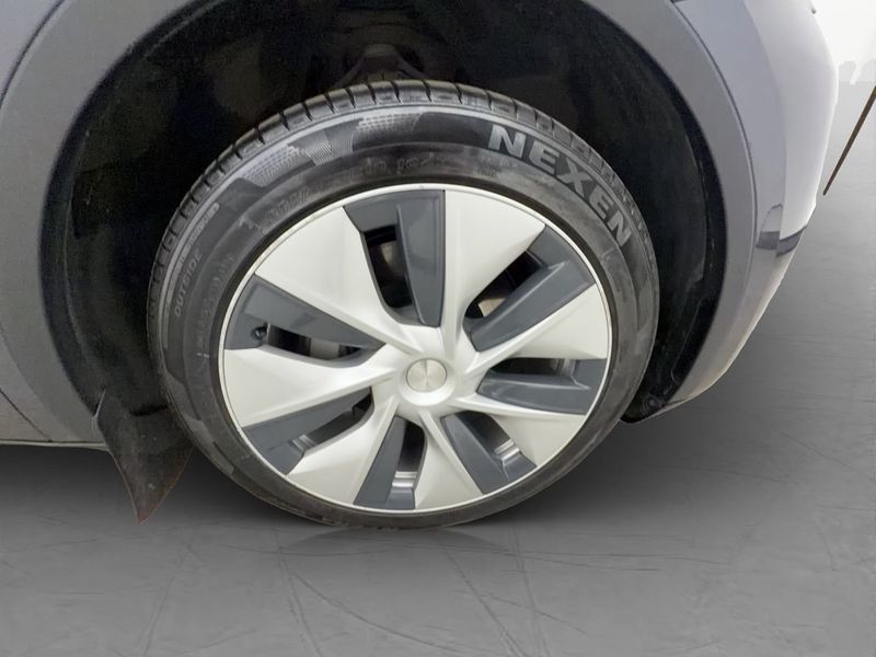 Tesla Model Y bild 33