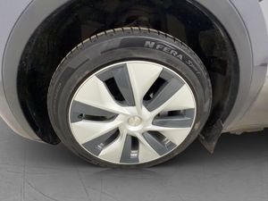Tesla Model Y bild 35
