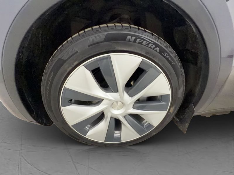 Tesla Model Y bild 35