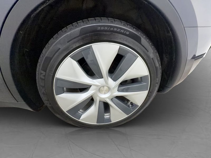 Tesla Model Y bild 36