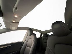 Tesla Model Y bild 19