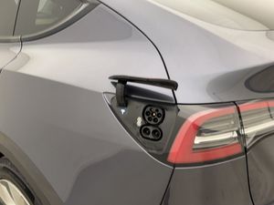 Tesla Model Y bild 30