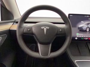 Tesla Model Y bild 15