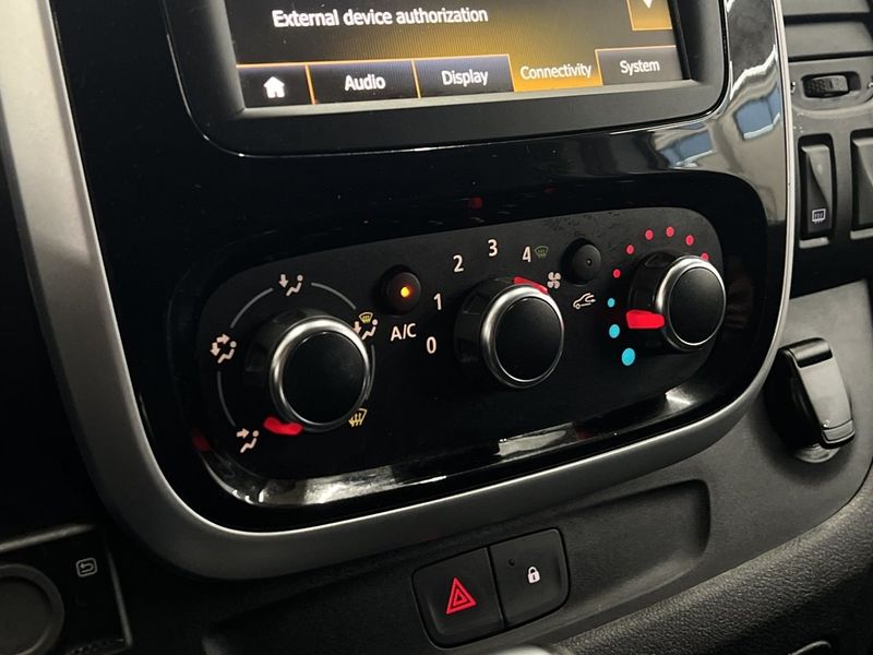 Renault Trafic bild 27