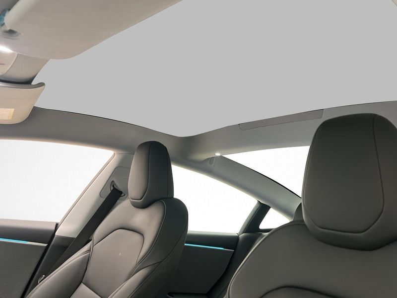 Tesla Model 3 bild 12