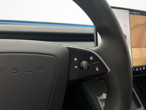 Tesla Model 3 bild 15