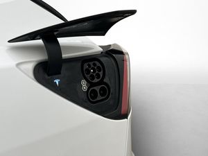 Tesla Model Y bild 30