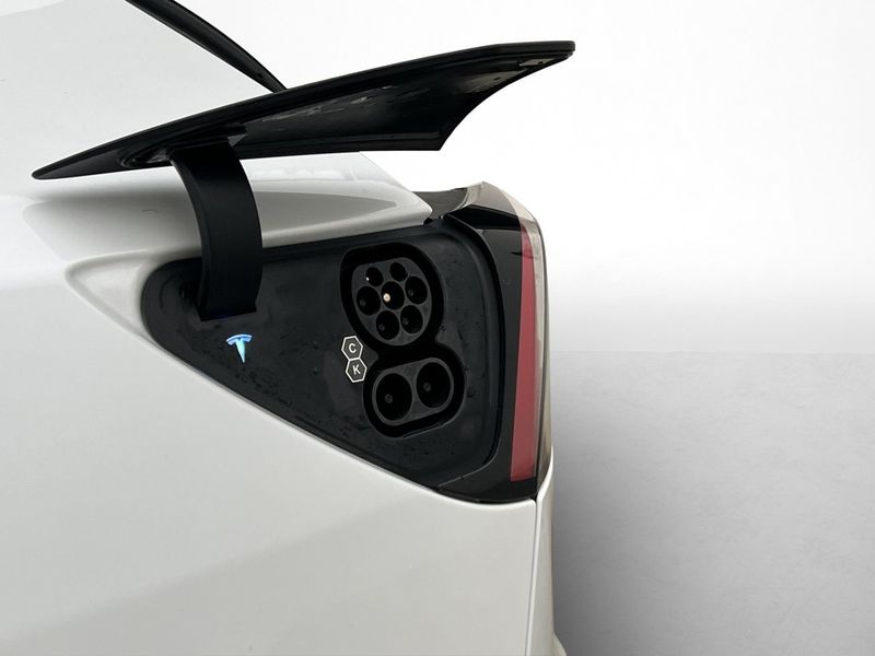 Tesla Model Y bild 30