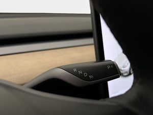 Tesla Model Y bild 17