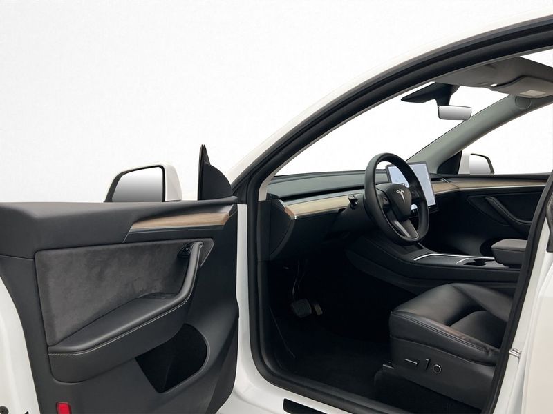 Tesla Model Y bild 11