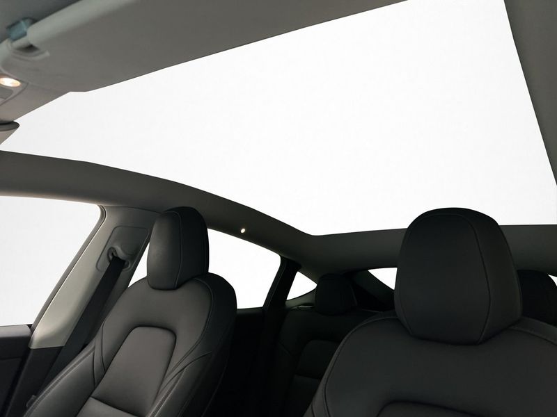 Tesla Model Y bild 14