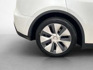 Tesla Model Y bild 33