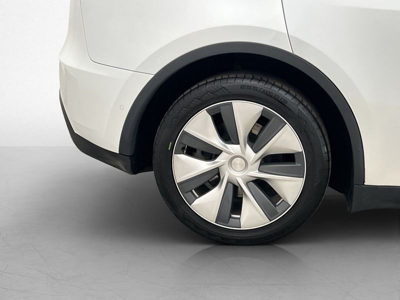 Tesla Model Y bild 33