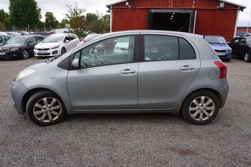 Toyota Yaris bild 2