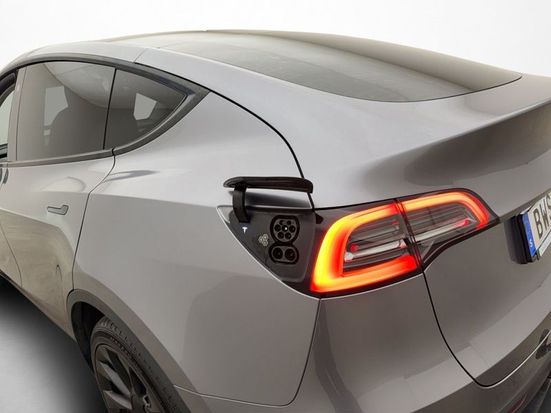 Tesla Model Y bild 33