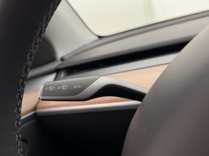 Tesla Model Y bild 31