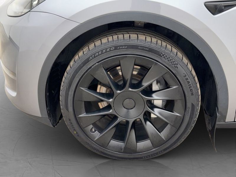 Tesla Model Y bild 11