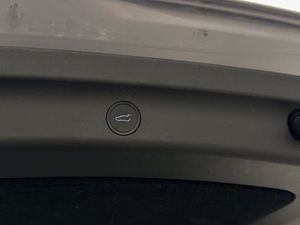 Tesla Model Y bild 34