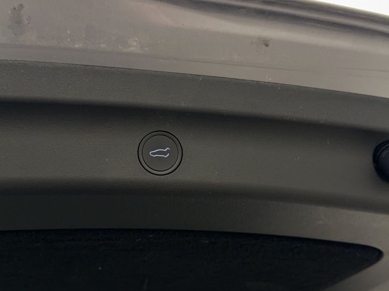 Tesla Model Y bild 34