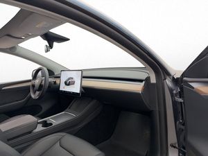 Tesla Model Y bild 15