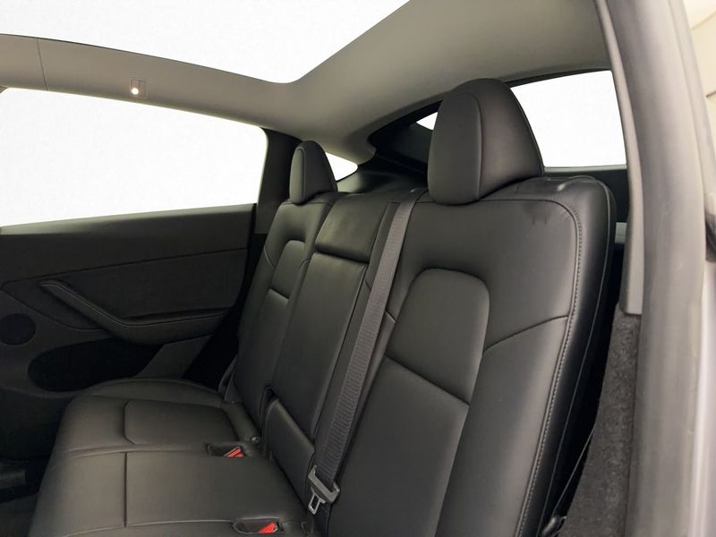 Tesla Model Y bild 18