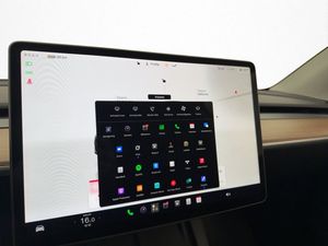 Tesla Model Y bild 25