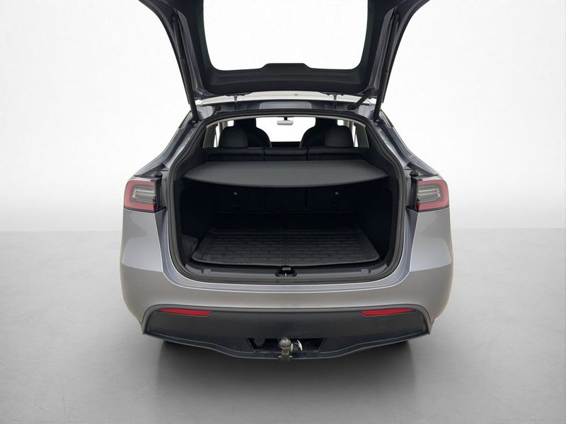 Tesla Model Y bild 17