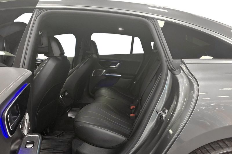 Mercedes EQE300 bild 9
