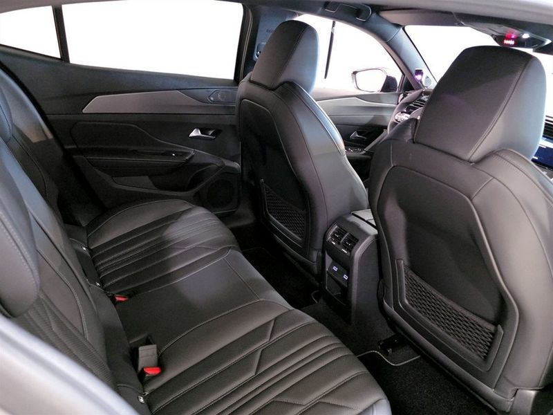 Peugeot 408 bild 7