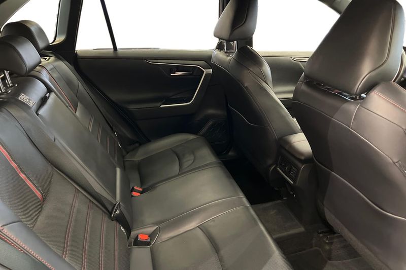 Toyota RAV4 bild 9