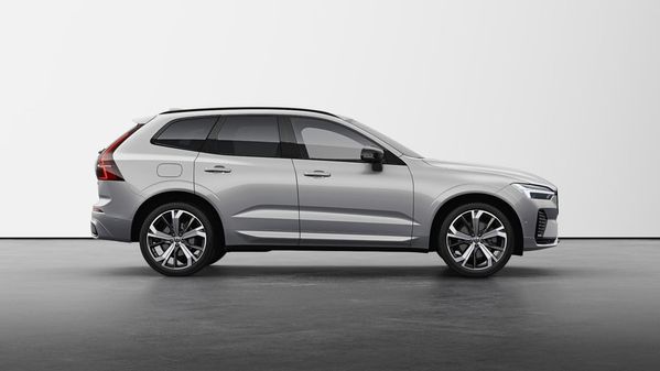 Volvo XC60 T6 Ultra Dark - 2025