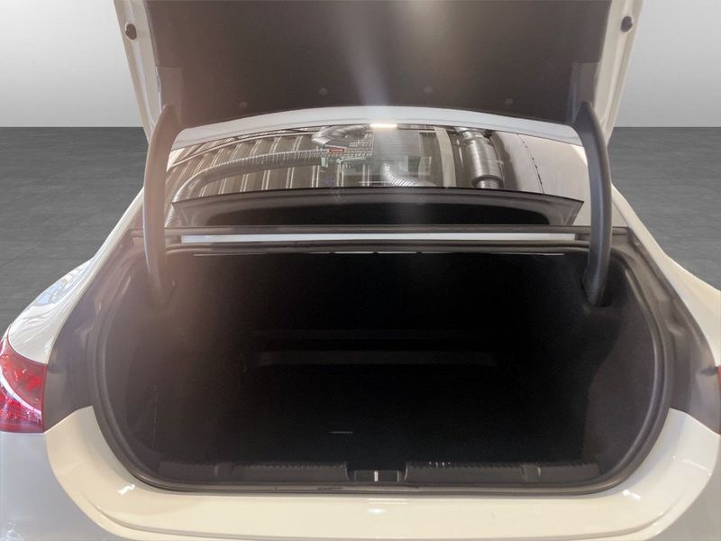 Mercedes EQE300 bild 15