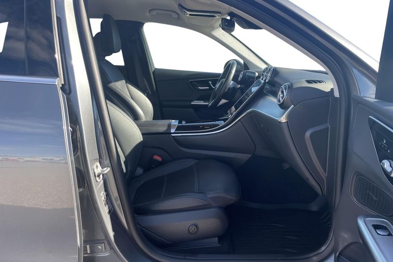 Mercedes GLC300 bild 15