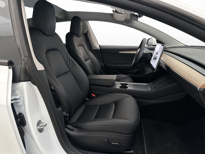 Tesla Model 3 bild 24