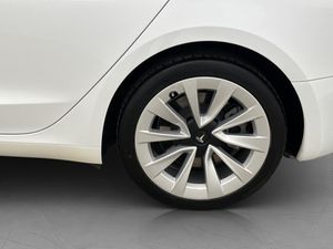 Tesla Model 3 bild 30