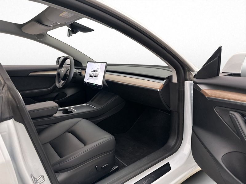 Tesla Model 3 bild 25