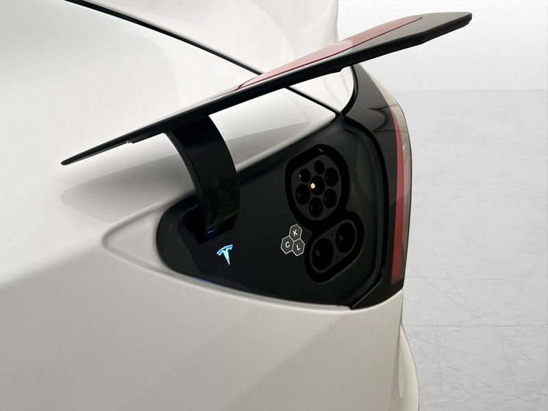 Tesla Model 3 bild 28