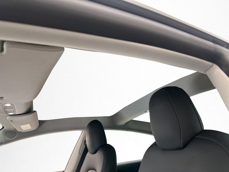 Tesla Model 3 bild 13