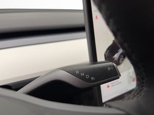 Tesla Model Y bild 33