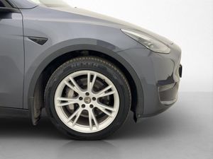 Tesla Model Y bild 32