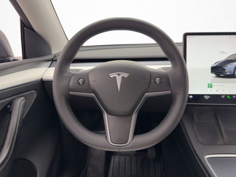 Tesla Model Y bild 15