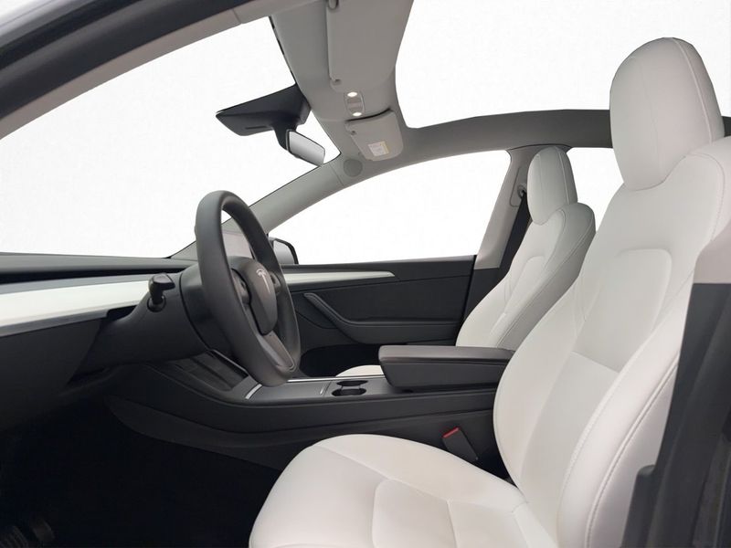 Tesla Model Y bild 12