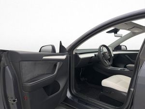 Tesla Model Y bild 11