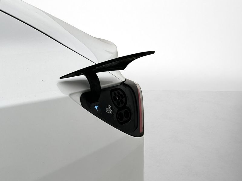 Tesla Model Y bild 28