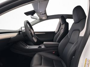 Tesla Model Y bild 12