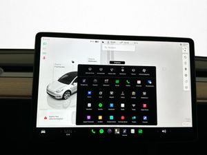Tesla Model Y bild 18