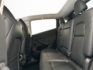 Tesla Model Y bild 26