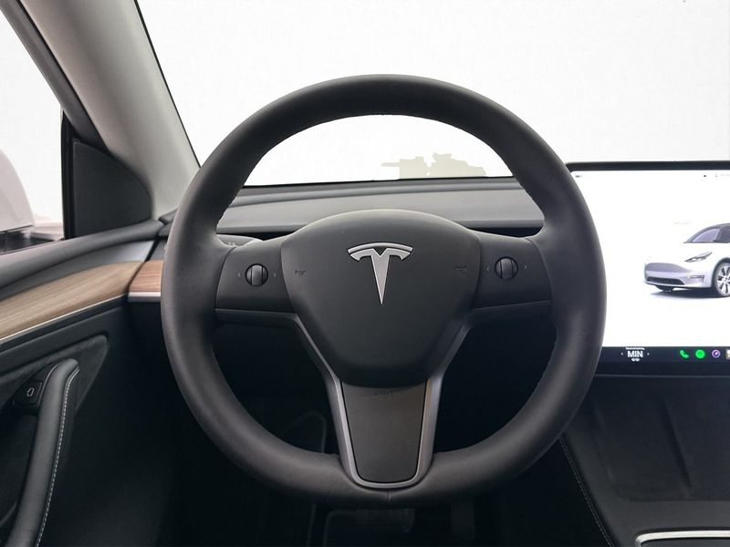 Tesla Model Y bild 15
