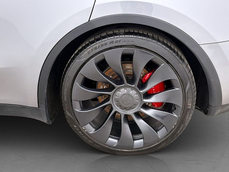 Tesla Model Y bild 32