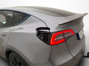 Tesla Model Y bild 30